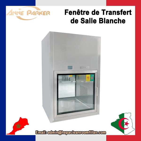 Douche à air pour salle blanche avec sas de sécurité dans un laboratoire de microbiologie